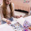 Kreativní sešit Top Model Stickerworld Doggy and Kitts – se samolepkami pejsků a koťátek 8